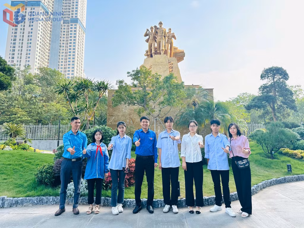 Con em thợ mỏ Công ty Than Uông Bí đoạt danh hiệu học sinh giỏi cấp tỉnh được tuyên dương tại TKV.