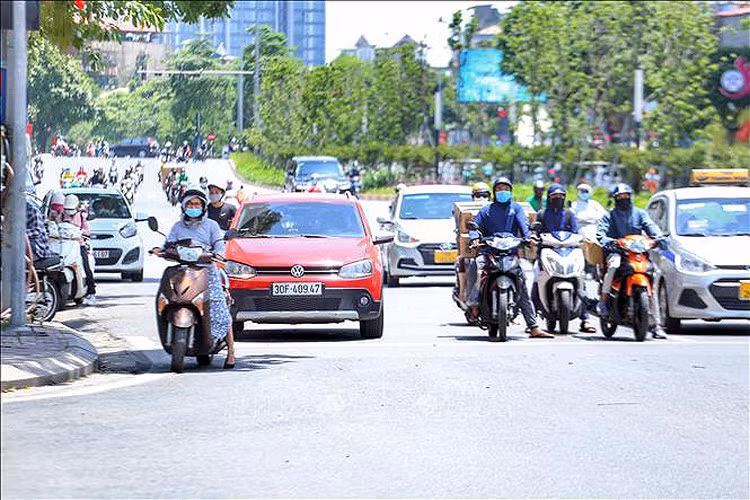 Nắng nóng duy trì diện rộng tại Bắc Bộ và Trung Bộ. Ảnh: TTXVN