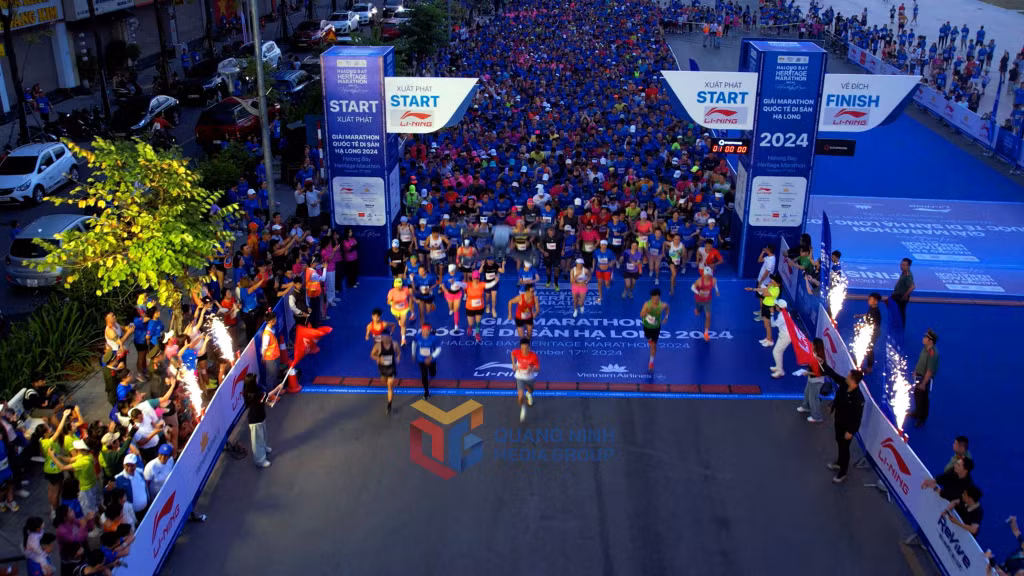 Giải chạy Marathon Quốc tế Di sản Hạ Long (Halong Bay Heritage Marathon) diễn ra tháng 11 năm 2024