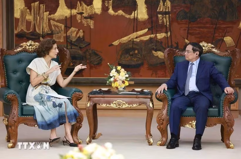Thủ tướng Phạm Minh Chính tiếp bà Audrey Azoulay, Tổng Giám đốc UNESCO. (Ảnh: Dương Giang/TTXVN)
