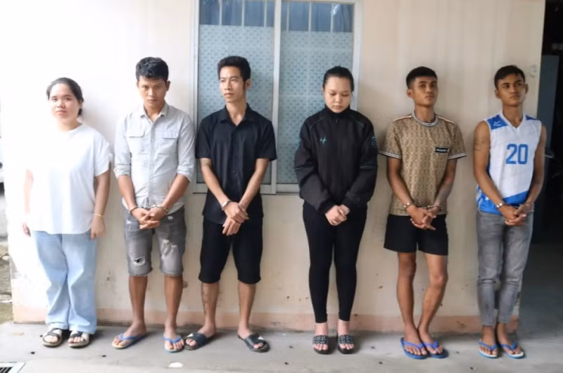 Các đối tượng bị tạm giữ.