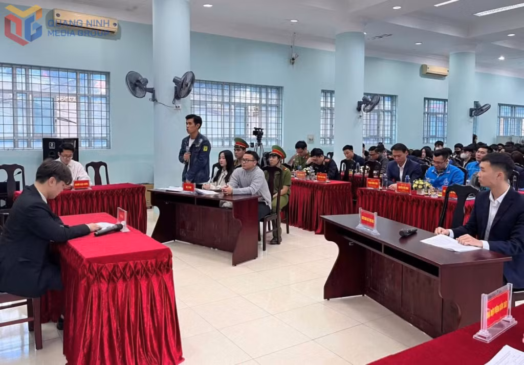 Đoàn Than Quảng Ninh phối hợp với Thành đoàn Hạ Long và Trường Cao đẳng TKV tổ chức Phiên tòa giả định tuyên truyền, phổ biến, giáo dục pháp luật về phòng chống ma túy và tệ nạn xã hội năm 2025, tháng 2/2025. Ảnh: Tỉnh đoàn Quảng Ninh