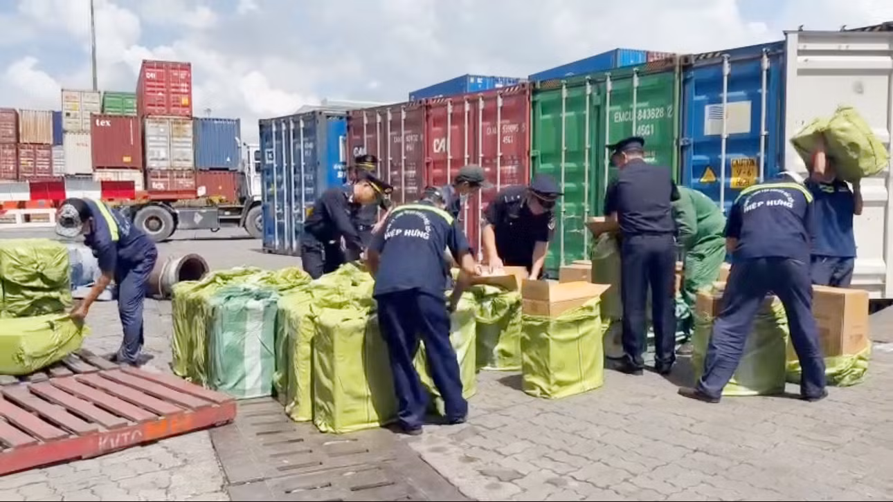 Phát hiện hơn 84.000 bao thuốc lá điếu nhãn hiệu Marlboro không rõ nguồn gốc
