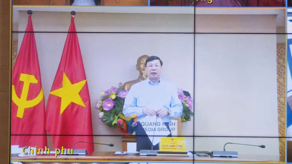 Đồng chí Phạm Mạnh Cường, Phó Chủ nhiệm Văn phòng Chính phủ phát biểu chỉ đạo tại Hội nghị. 