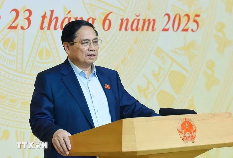 Thủ tướng Phạm Minh Chính chủ trì Hội nghị tổng kết đợt cao điểm đấu tranh ngăn chặn buôn lậu, gian lận thương mại, hàng giả. (Ảnh: Dương Giang/TTXVN)