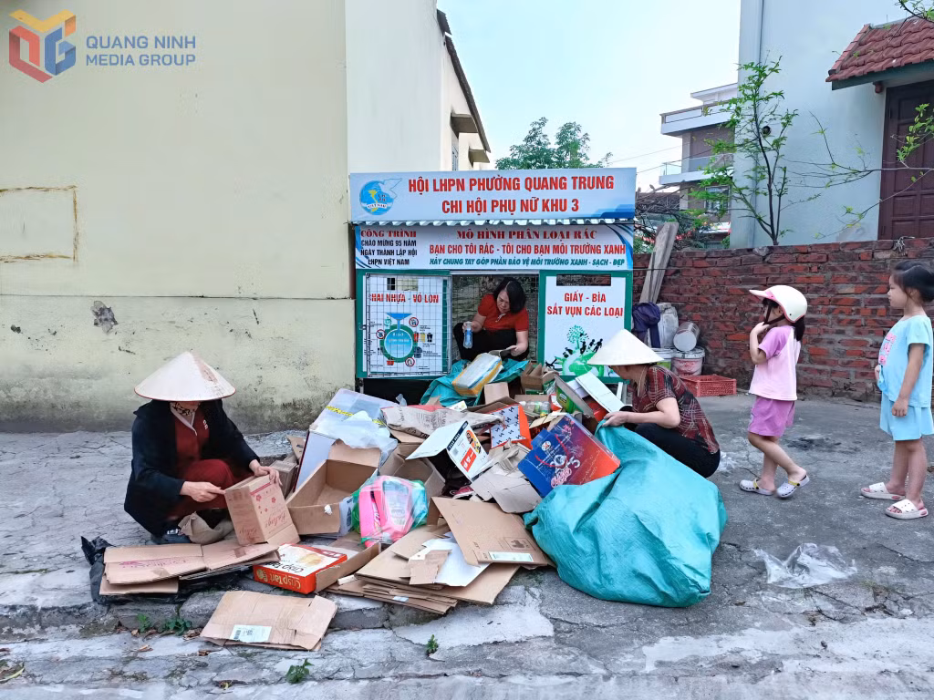 Mô hình "Ngôi nhà xanh" của Hội LHPN phường Quang Trung (TP Uông Bí) triển khai tại Chi hội Phụ nữ khu 3.