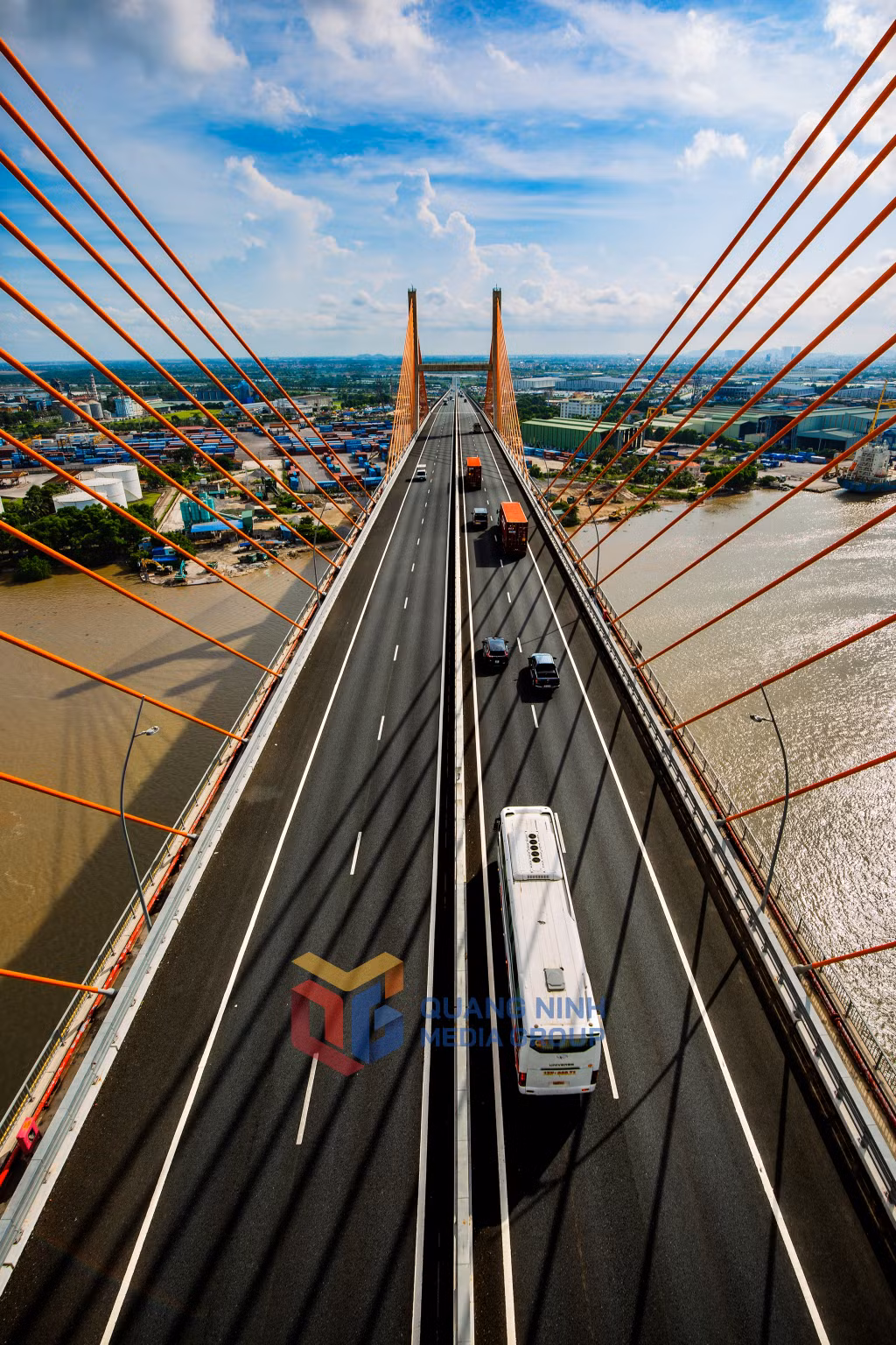 Cầu Bạch Đằng (6-2019). Ảnh: Dương Văn Toàn