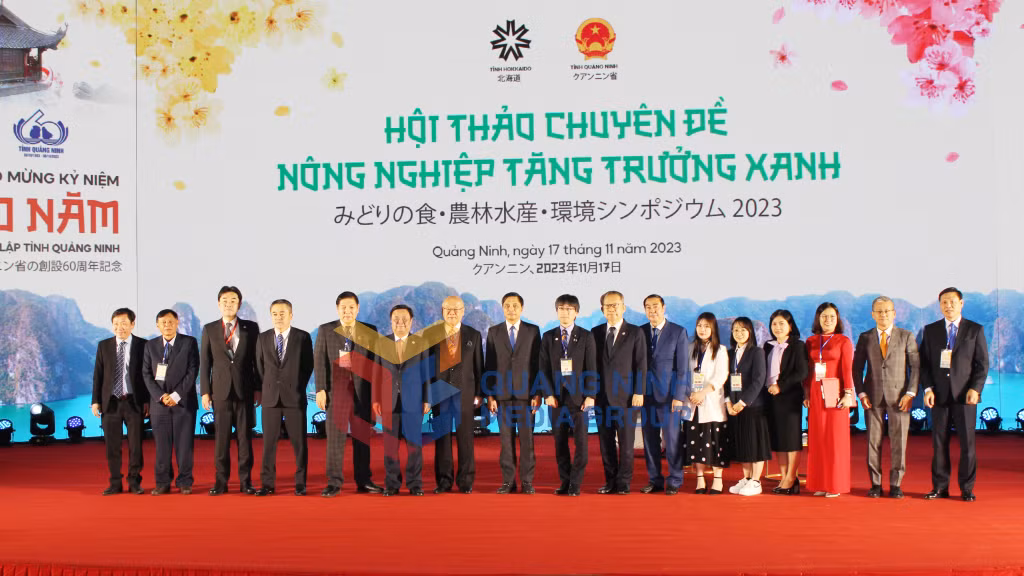 2023-11_Hội thảo chuyên đề nông nghiệp tăng trưởng xanh - Các đại biểu chụp ảnh lưu niệm. Ảnh: Cao Quỳnh