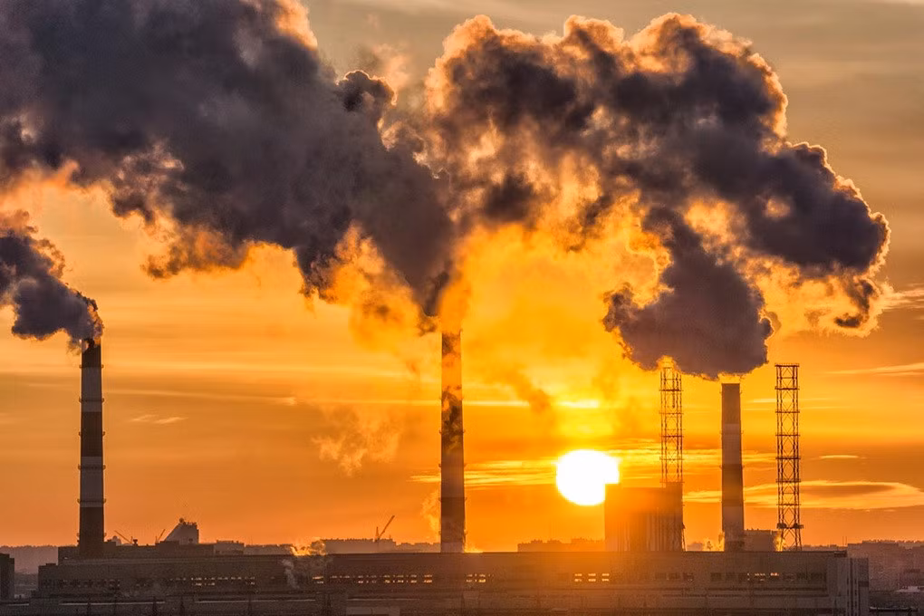 Khí thải CO2 vẫn liên tục tăng bất chấp nhiều cảnh báo hậu quả từ việc nóng lên toàn cầu (Ảnh minh họa: Alcimed).