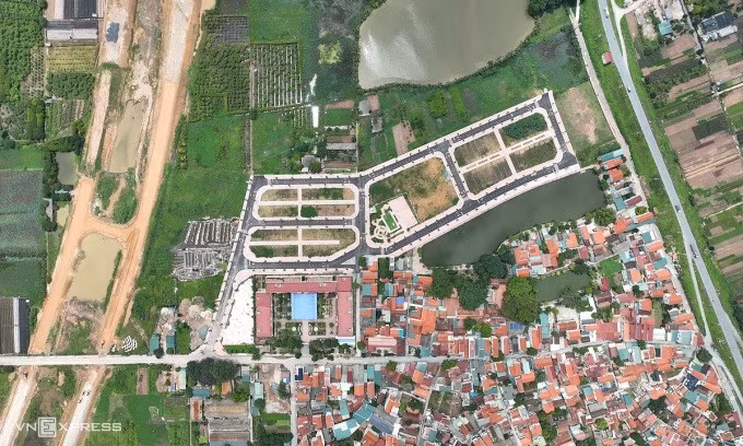 Khu đất đấu giá tại xã Tiền Yên, Hoài Đức cách trung tâm Hà Nội khoảng 20 km có hàng chục lô trúng với mức trên 100 triệu đồng một m2. Ảnh: Phạm Chiểu