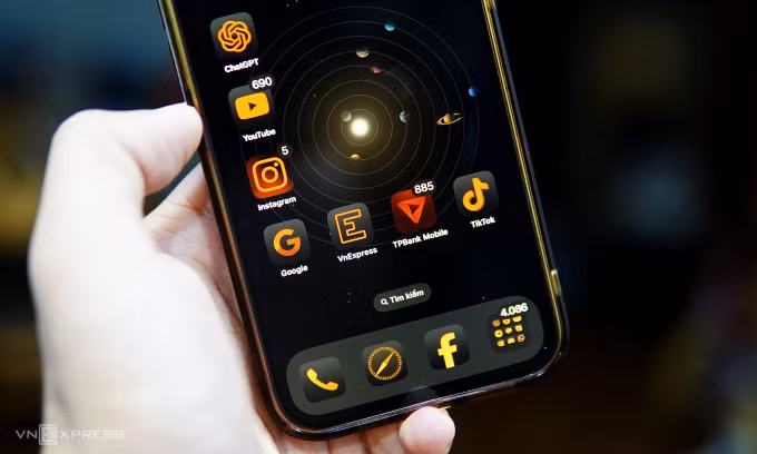 iOS 18 cho phép tuỳ biến màu sắc, vị trí của các biểu tượng ứng dụng. Ảnh: Lưu Quý