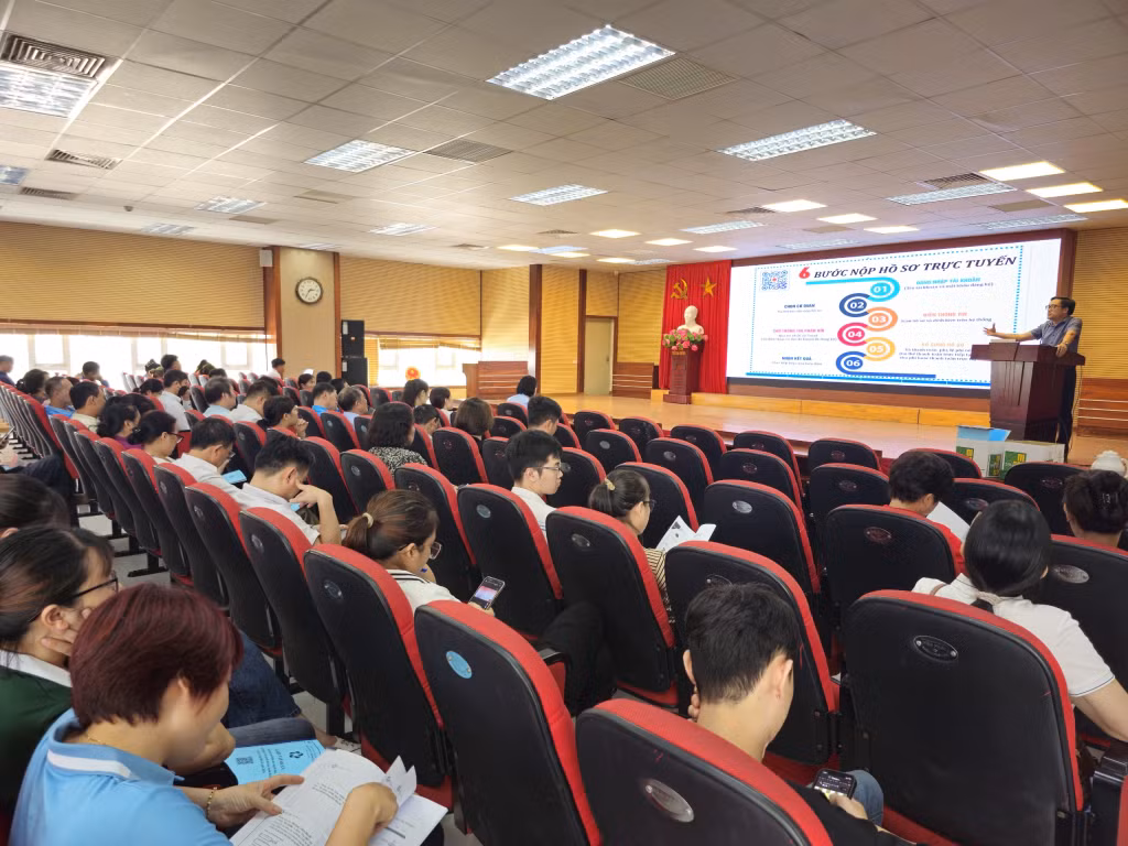 Trong thời gian qua, Trung tâm Phục vụ hành chính công tỉnh đã tổ chức nhiều khóa tập huấn liên quan đến việc thực hiện thủ tục hành chính từ các dữ liệu đã số hóa.