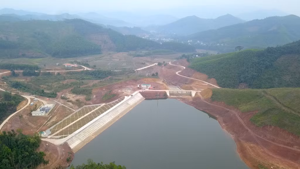 Công trình cấp nước sinh hoạt, sản xuất tập trung cho 4 các xã: Lương Mông, Minh Cầm, Đạp Thanh, Thanh Lâm của huyện Ba Chẽ. Ảnh Minh Yến