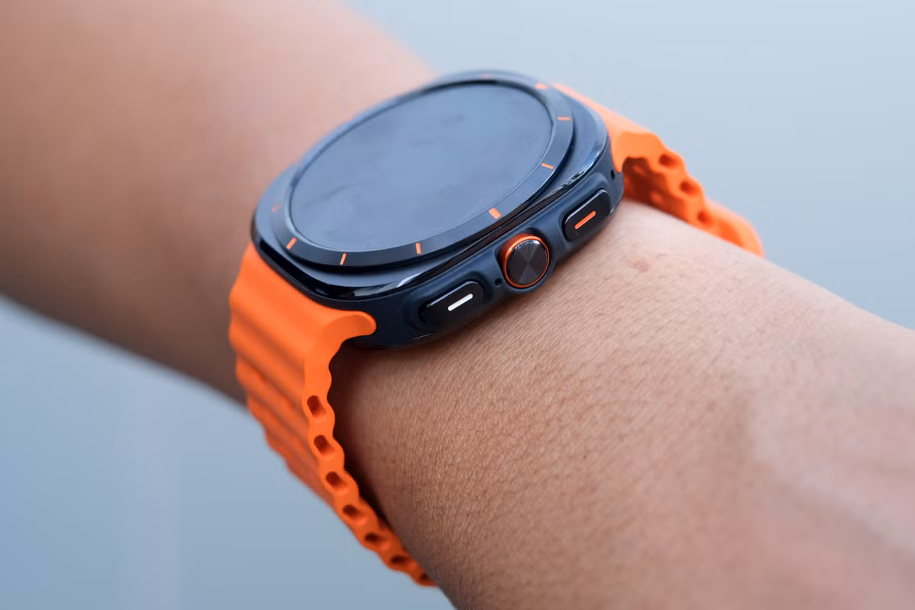 Đồng hồ chỉ có kích thước duy nhất là 47 mm.