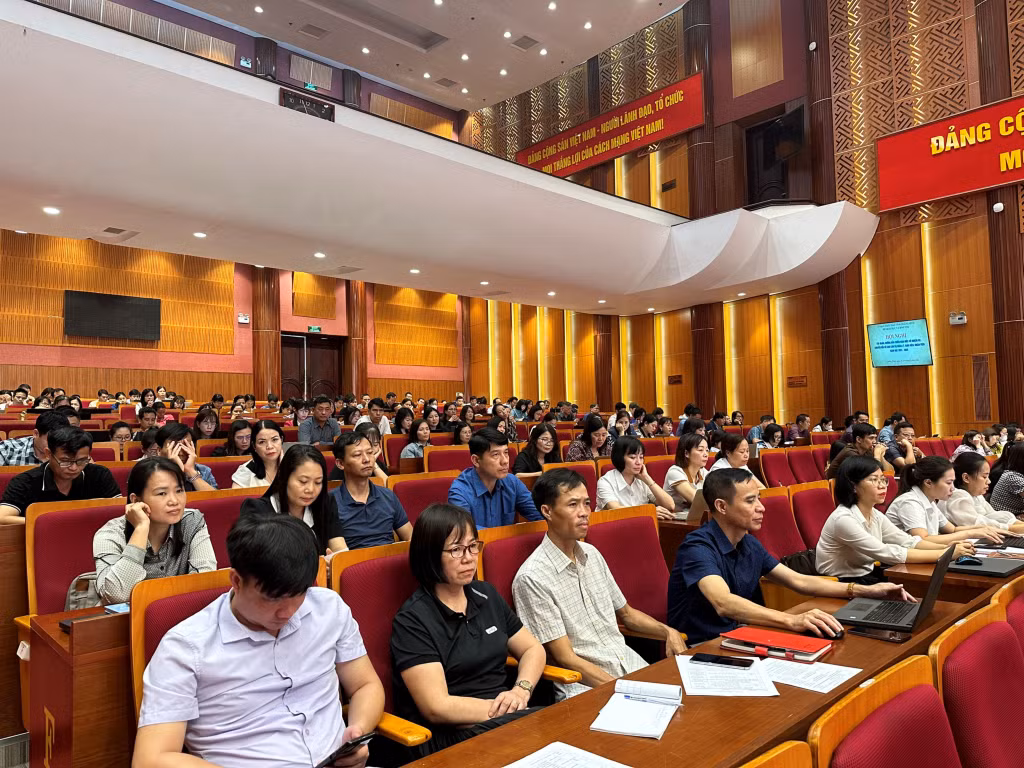 Quang cảnh buổi tập huấn.