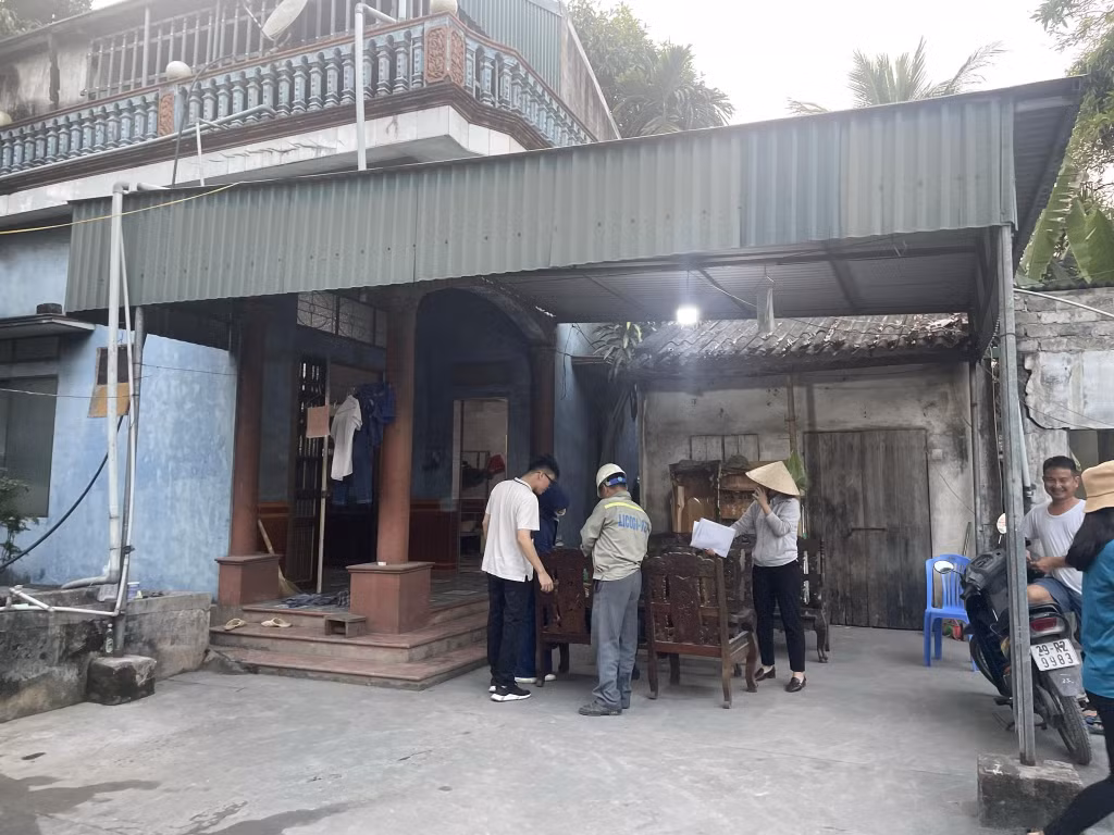 Tổ công tác GPMB vận động các hộ dân đồng thuận bàn giao mặt bằng Dự án cải tạo, nâng cấp đường tỉnh 333.
