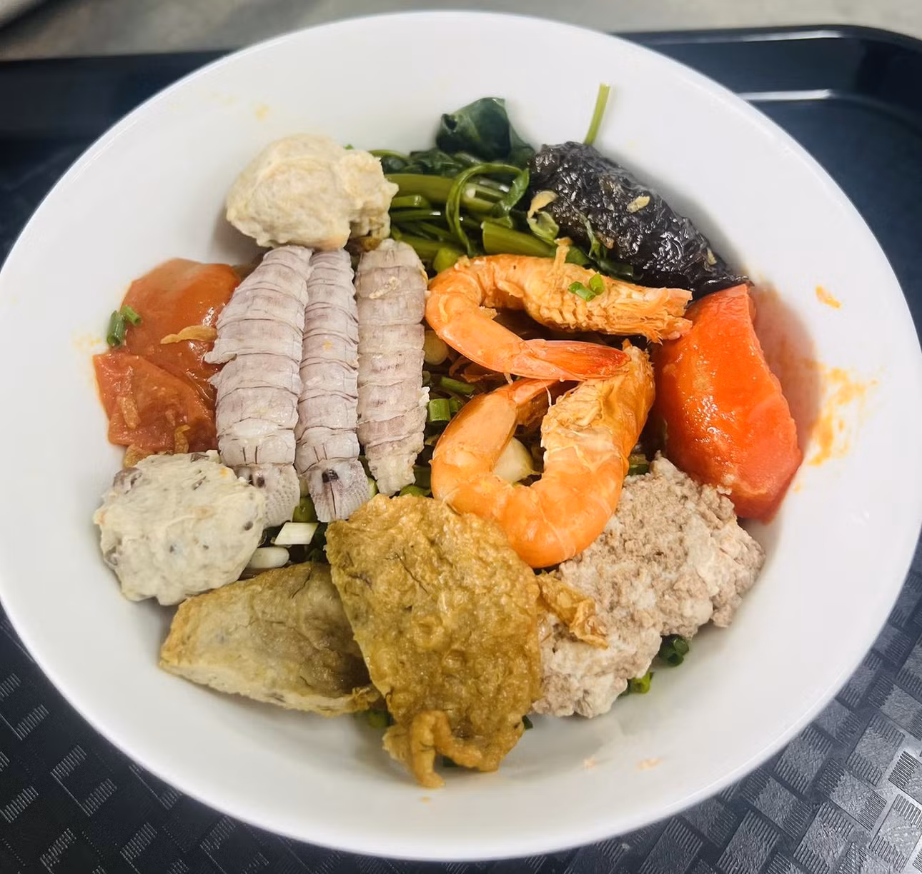 Bữa sáng cần ăn đúng giờ và đủ dinh dưỡng.