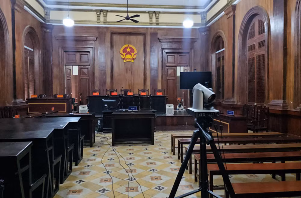 Phòng xử chính nơi chủ tọa điều hành phiên tòa. Ảnh: ĐN
