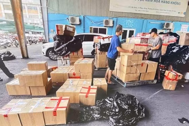 Toàn bộ kiện hàng chứa ma túy được lực lượng chức năng phát hiện. Ảnh: Công an cung cấp