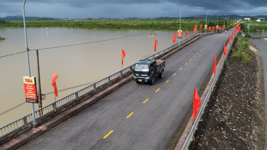 Tuyến đường từ quốc lộ 18A kết nối với xã đảo Đồng Rui (huyện Tiên Yên).