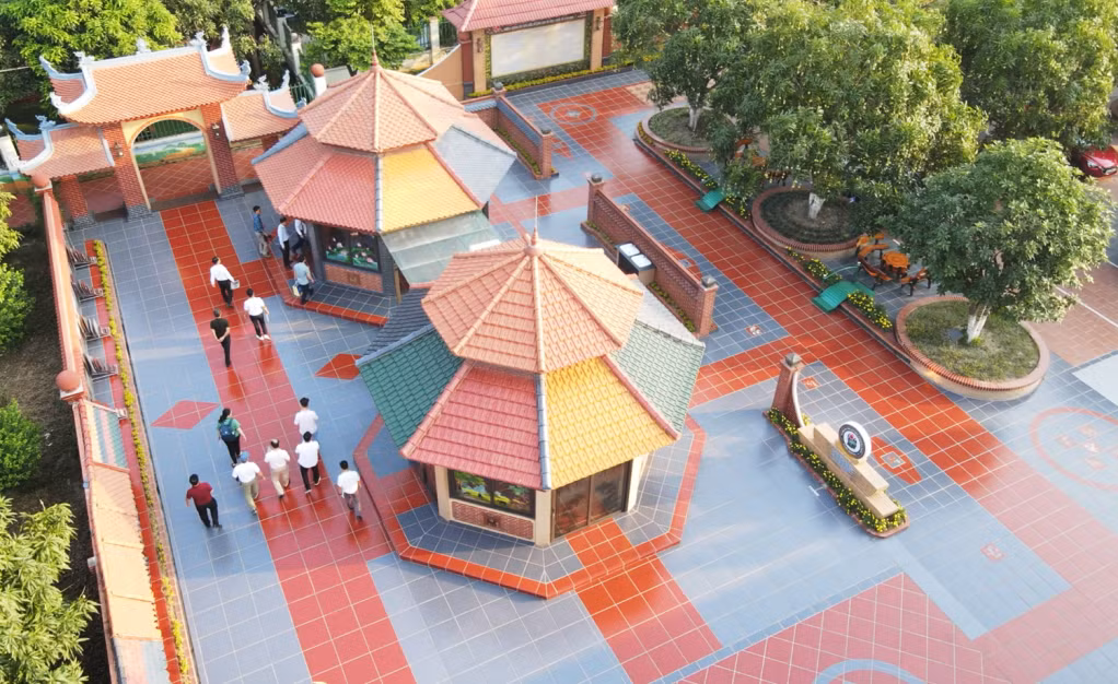 Không gian làng quê ở Gốm Đất Việt.