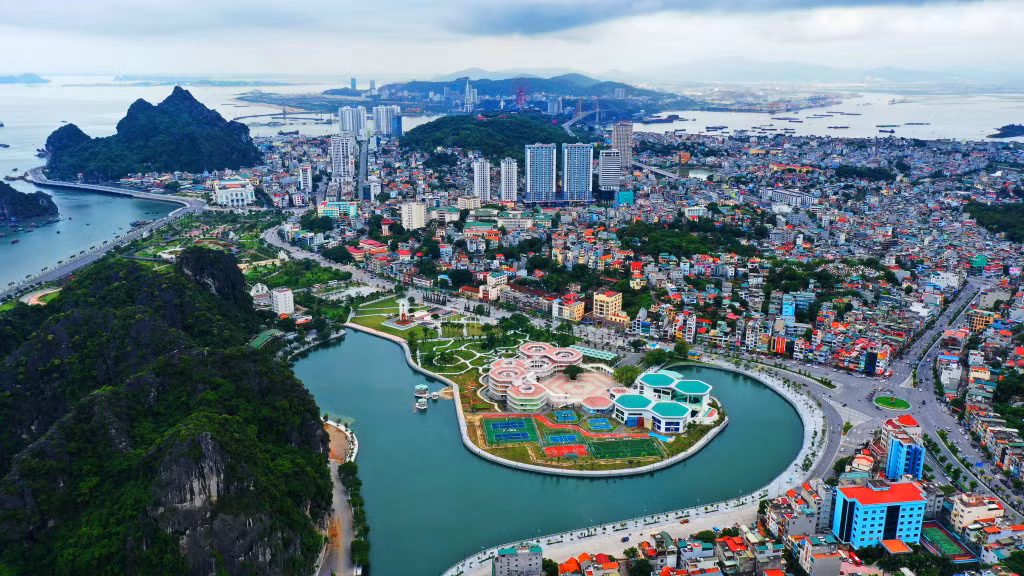 Một góc đô thị TP Hạ Long. Ảnh: Đỗ Phương