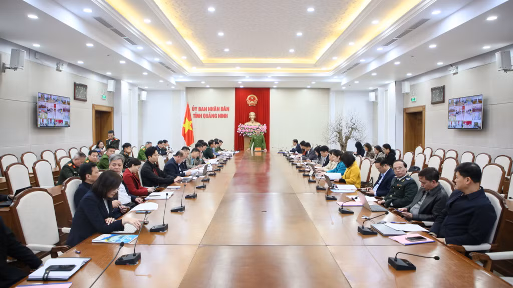Quang cảnh hội nghị tổng kết công tác năm 2024 và triển khai nhiệm vụ năm 2025 của Ban Chỉ đạo về công tác phòng, chống tội phạm, tệ nạn xã hội và xây dựng phong trào Toàn dân bảo vệ an ninh Tổ quốc tỉnh Quảng Ninh.