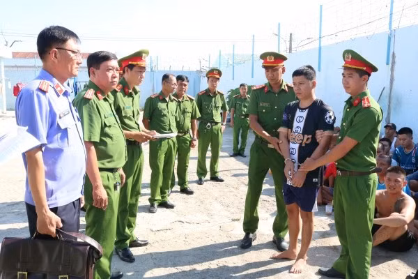 Nhóm học viên cai nghiện đánh bạc nhiều lần trong trung tâm ảnh 1