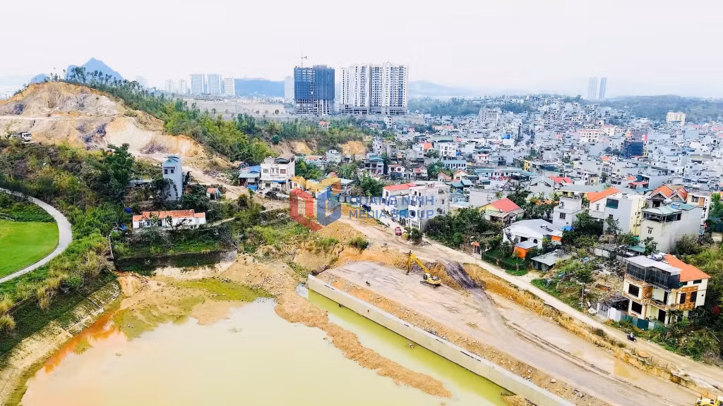Tuyến đường nối QL18A, phường Hồng Hải (đoạn đường Bùi Thị Xuân) với Tỉnh lộ 336 (phường Hà Lầm) sẽ rút ngắn khoảng cách giữa các khu vực trung tâm của thành phố với người dân phường Cao Thắng, Hà Lầm.