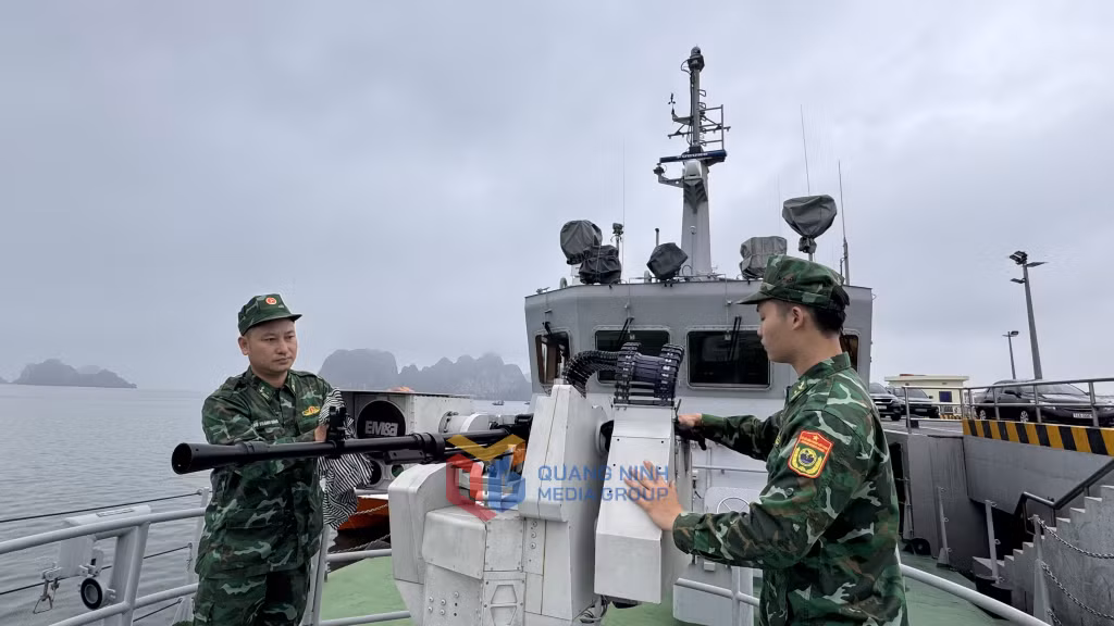 CBCS Hải đội biên phòng 2 chăm sóc, bảo quản vũ khí, khí tài.