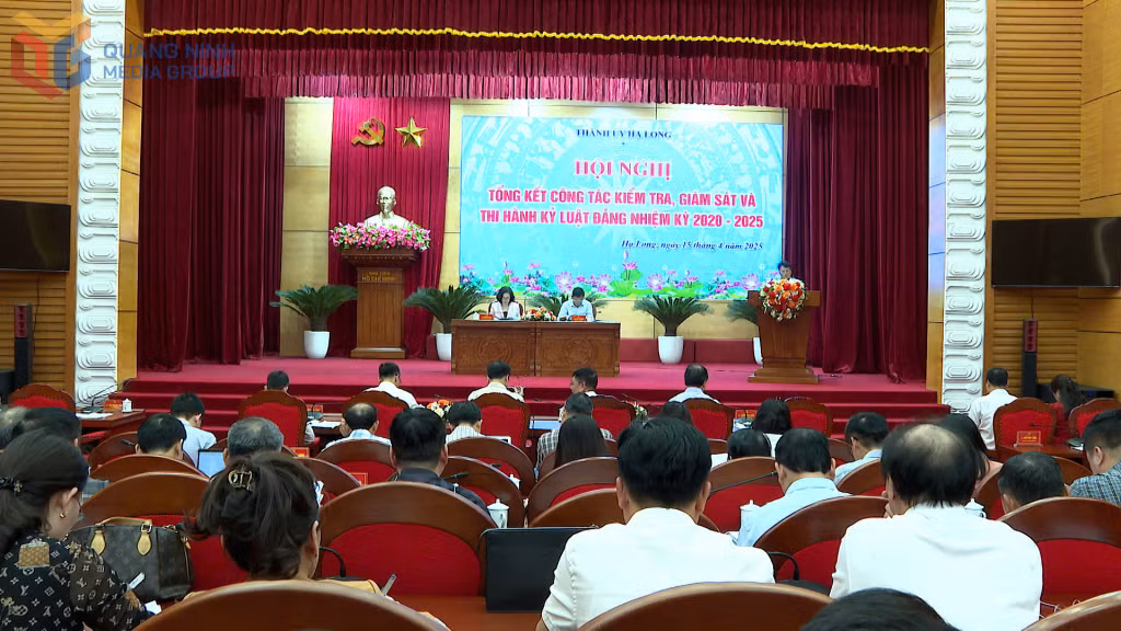 Quang cảnh hội nghị.