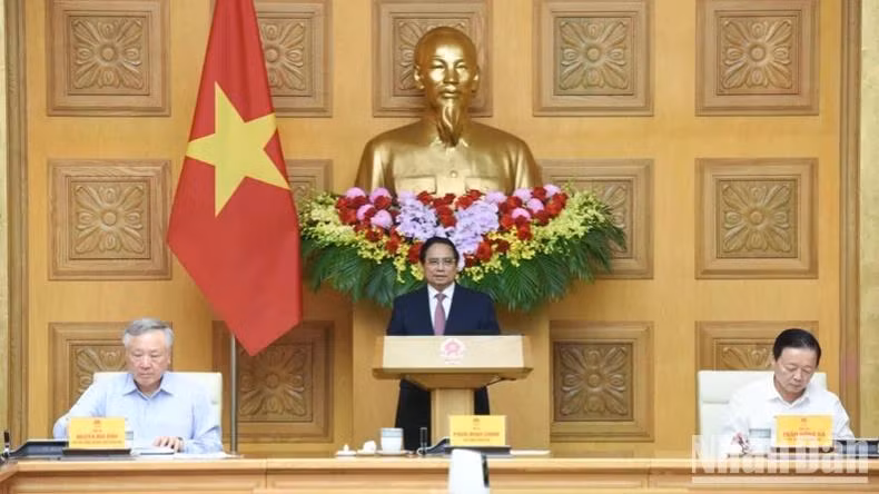 Thủ tướng Phạm Minh Chính chủ trì cuộc họp. (Ảnh: TRẦN HẢI)