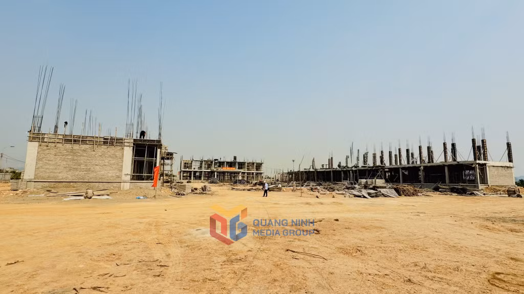 Trường THCS Hồng Thái Đông (TP Đông Triều) đang được triển khai đầu tư tích cực.