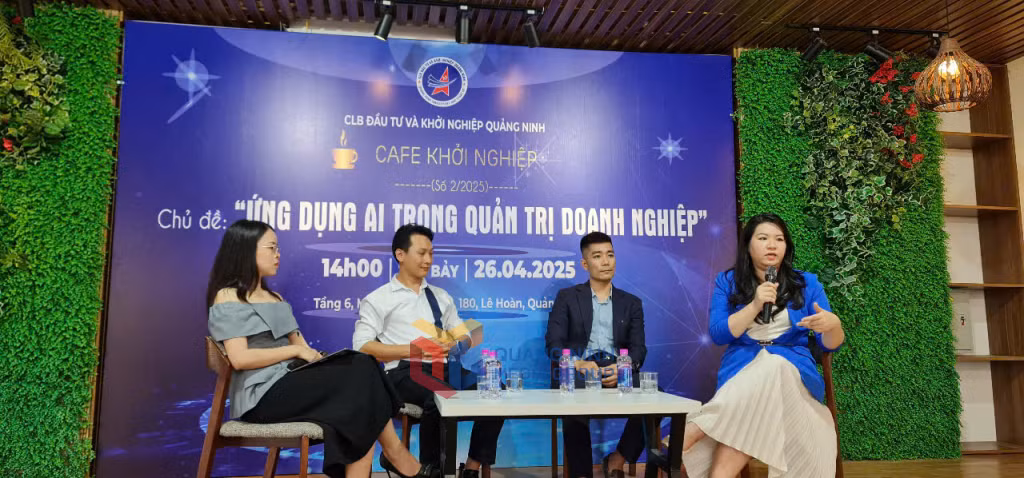 Các diễn ra trình bày về các ứng dụng trí tuệ nhân tạo trong quản trị doanh nghiệp.