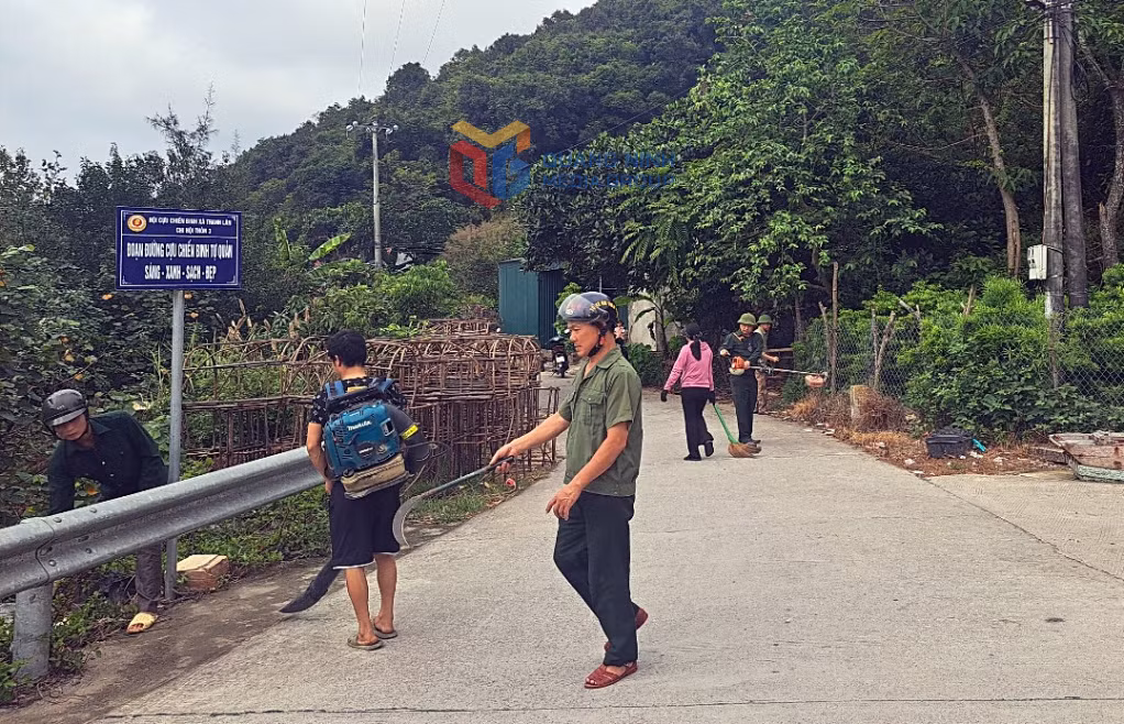 Chi hội CCB thôn 3, xã Thanh Lân (huyện Cô Tô) đảm nhận đoạn đường CCB tự quản sáng, xanh, sạch, đẹp.