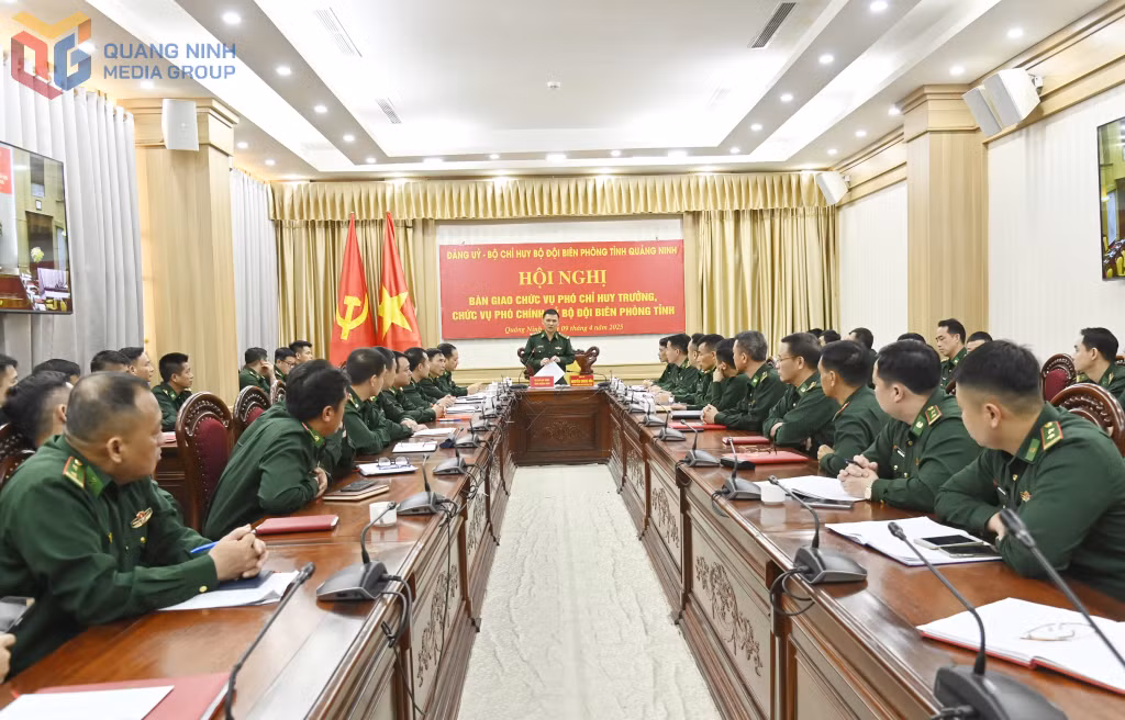 Đại tá Nguyễn Quang Hòa, Chỉ huy trưởng BĐBP tỉnh phát biểu tại hội nghị.
