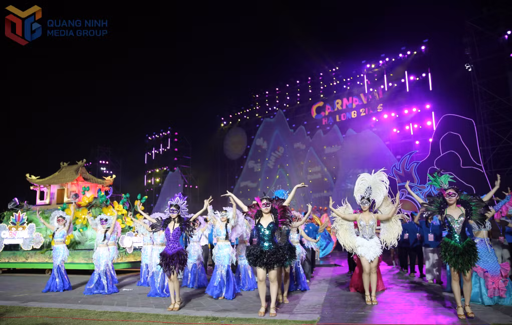 Chương trình cũng sẽ có sự góp mặt của nhiều vũ công, hoa hậu, người đẹp... mang lại không khí vui tươi, đặc sắc với những vũ điệu sôi động, tạo nên một bức tranh Hạ Long kết nối năm châu lung linh, rực rỡ.