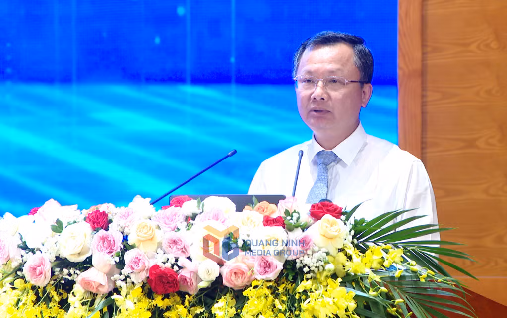 Đồng chí Cao Tường Huy, Phó Chủ tịch UBND tỉnh, phát động phong trào "Bình dân học vụ số".