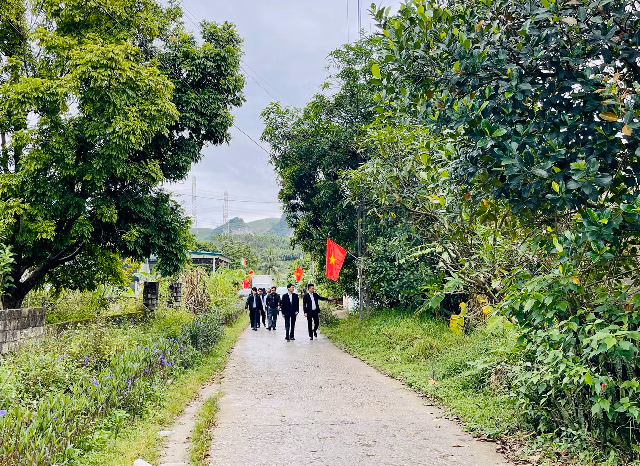 Triển khai chiến dịch, tuyến đường đi qua Nhà văn hóa thôn Làng nhỏ hẹp, mặt đường rộng khoảng 3m sẽ được nâng cấp, mở rộng lên 8m. Mặt đường được thảm bê tông và hạ tầng kỹ thuật được đầu tư đồng bộ.