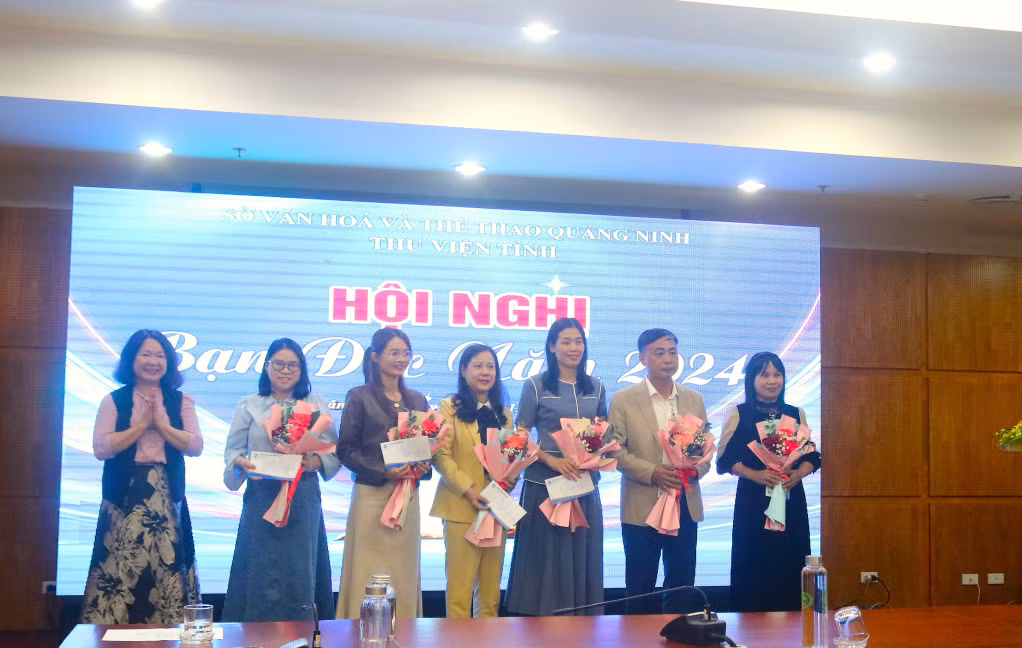 Thư viện tỉnh Quảng Ninh tri ân các đơn vị có nhiều đóng góp trong việc phát triển văn hóa đọc năm 2024.