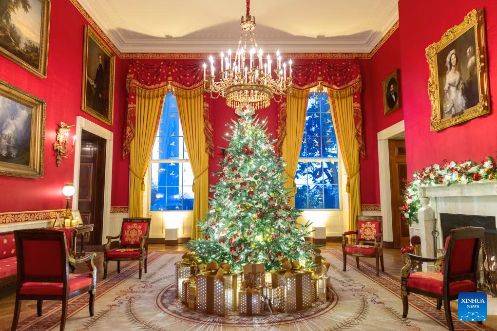 Trang trí Giáng Sinh trong Nhà Trắng, Washington DC, Mỹ từ đầu tháng 12. Ảnh: Hu Yousong/Xinhua
