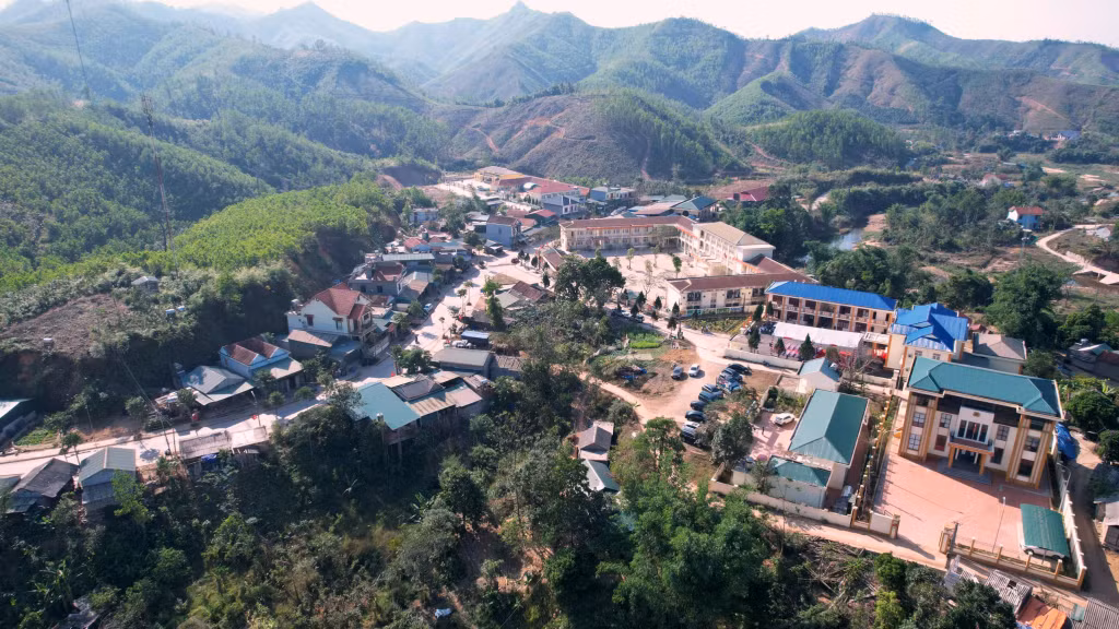 Khu vực trung tâm xã Đồng Sơn (TP Hạ Long) chuẩn bị được đầu tư đồng bộ hệ thống hạ tầng thiết yếu để đảm bảo vệ sinh môi trường, tiêu thoát nước và an toàn cho nhân dân.