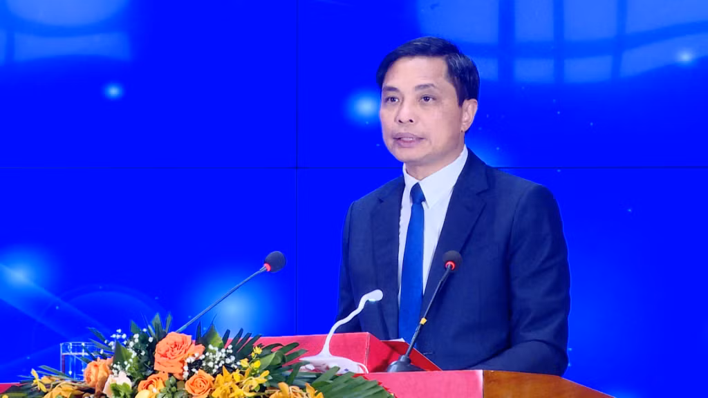 Đồng chí Vũ Văn Diện, Phó Chủ tịch Thường trực UBND tỉnh, phát biểu tại Lễ tổng kết và trao giải Cuộc thi.