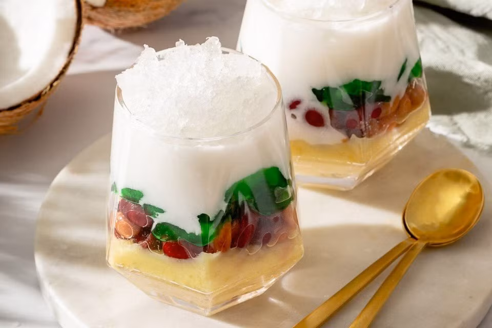 Chè 3 màu tiếp tục xuất hiện trong bảng xếp hạng món tráng miệng ngon nhất Đông Nam Á và châu Á. Ảnh: takestwoeggs.co.