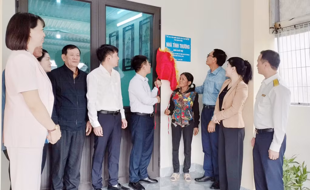 Hội Bảo trợ NKT-TMC tỉnh cùng các nhà hảo tâm, chính quyền địa phương khánh thành 