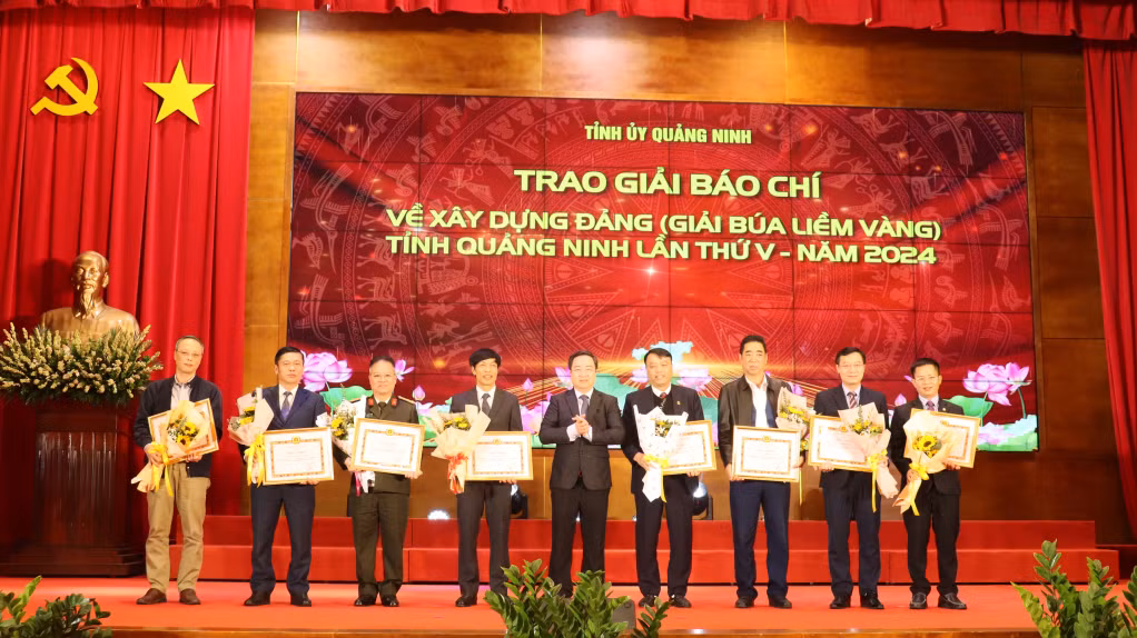 có thành tích xuất sắc trong việc tuyên truyền, vận động, tổ chức, hướng ứng tham gia Giải