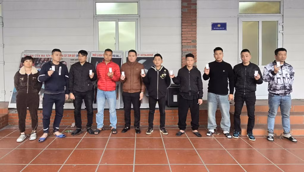 Nhóm đối tượng tại cơ quan công an.