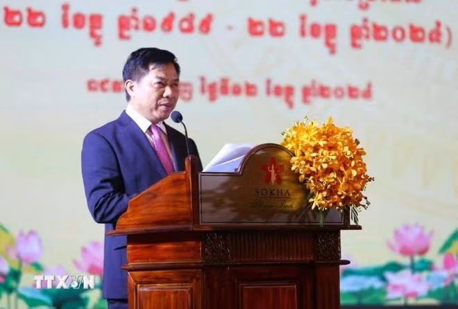 Đại sứ Việt Nam tại Vương quốc Campuchia Nguyễn Huy Tăng phát biểu tại buổi lễ. (Ảnh: TTXVN phát)