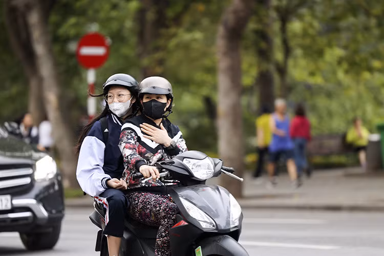 Bắc Bộ trời rét, trưa chiều giảm mây, trời nắng.