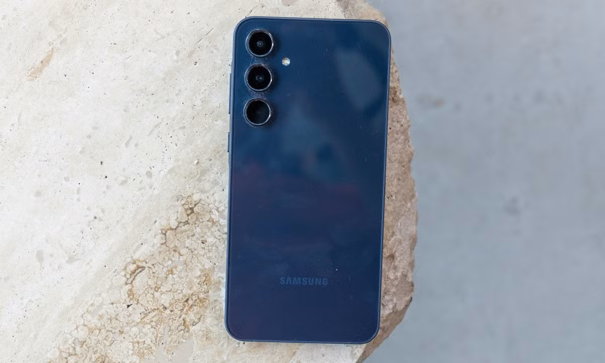 8 smartphone cận cao cấp nổi bật 2024 ảnh 6